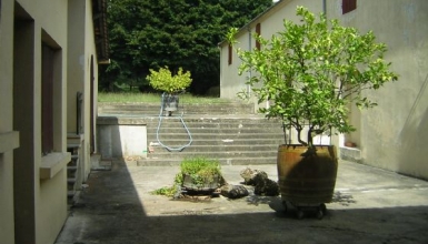 Maison pierre, au centre de Sauveterre de Guyenne