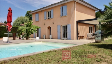 MAISON 135m² sur 818m², 4 Ch, Salon/Séjour, piscine, garage